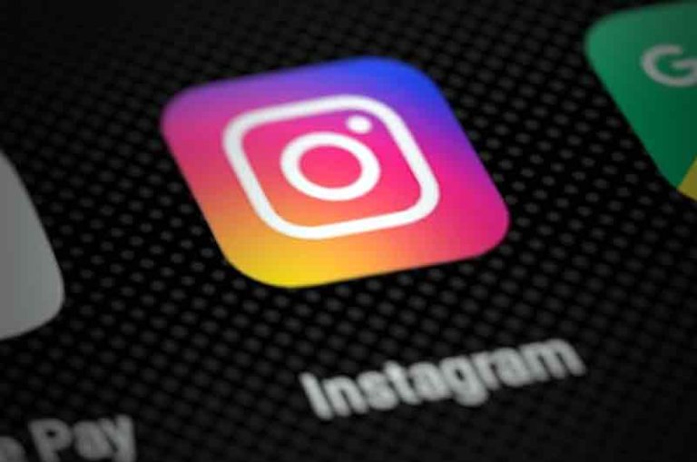 how to pin comments on instagram
