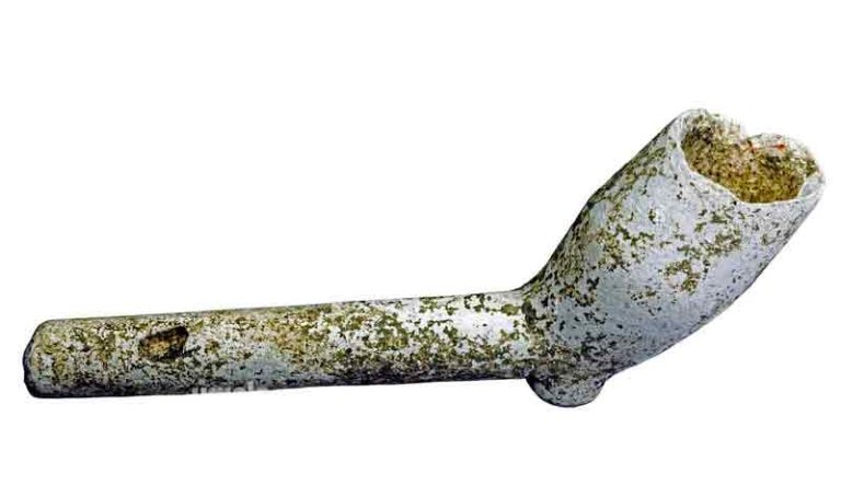 How to Clean a Ceramic Pipe