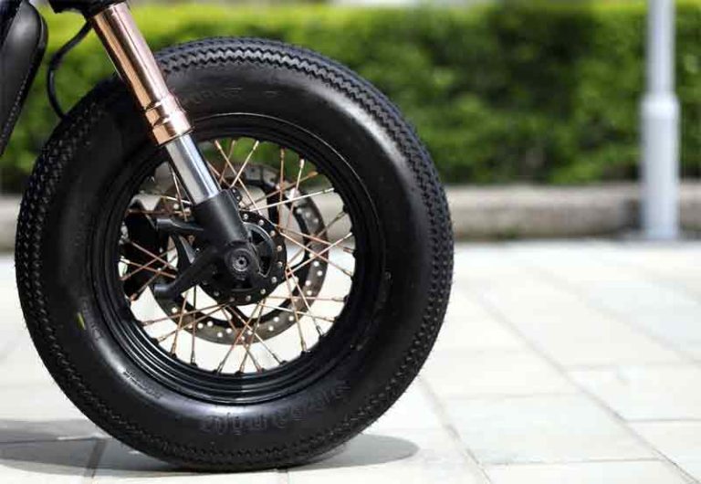 Contoh Teks Prosedur Cara Mengganti Ban Motor
