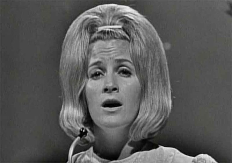 Makna lagu the end of the world Skeeter Davis