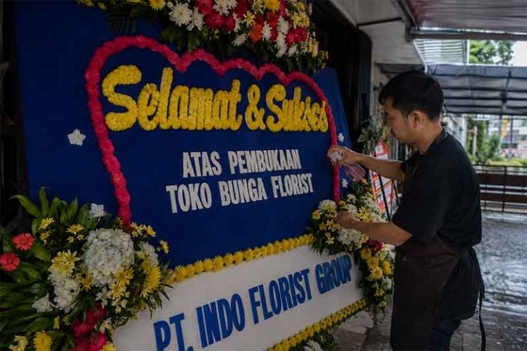 Cara Merawat Papan Bunga Agar Tetap Indah Selama Acara
